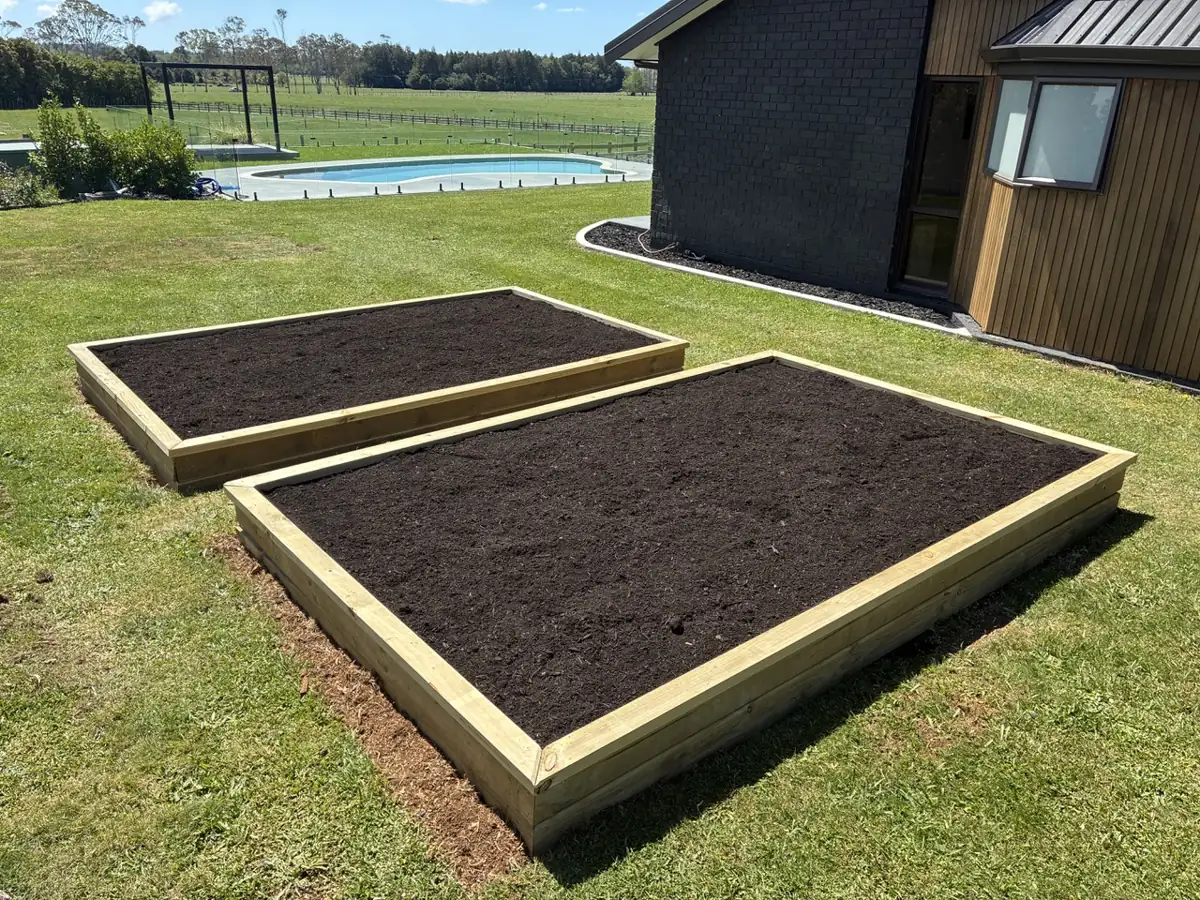 Retaining Walls & Planter Boxes project by Custom Decks and Fences