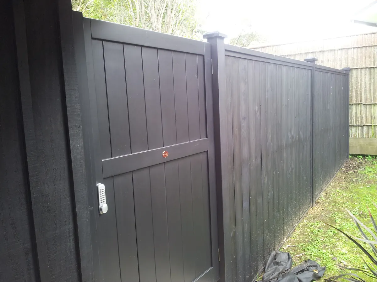 Fences & Trellis project by Custom Decks and Fences