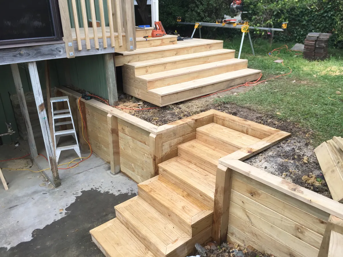 Retaining Walls & Planter Boxes project by Custom Decks and Fences